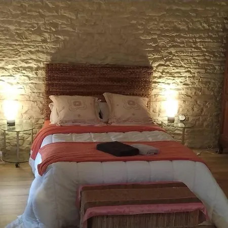 Charming 4-bedroom House Near Burgundy Canal Holiday home *