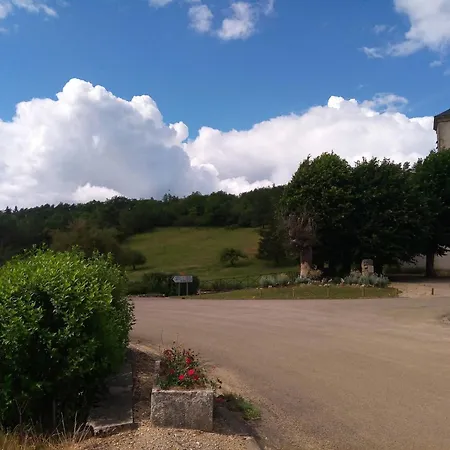 Charming 4-bedroom House Near Burgundy Canal
