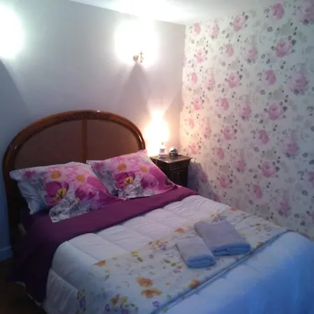 Holiday home Charming 4-bedroom House Near Burgundy Canal *