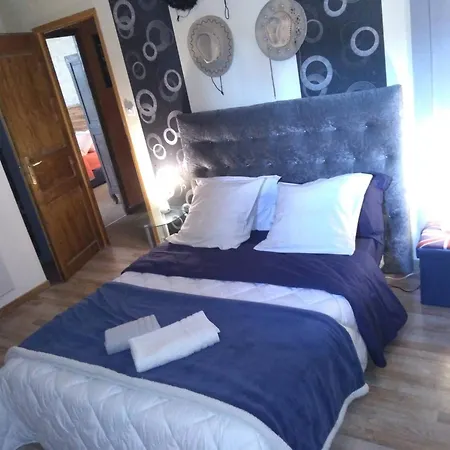 Charming 4-bedroom House Near Burgundy Canal Gland