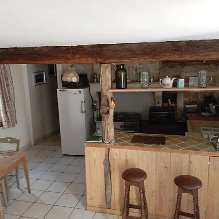 Charming 4-bedroom House Near Burgundy Canal Gland