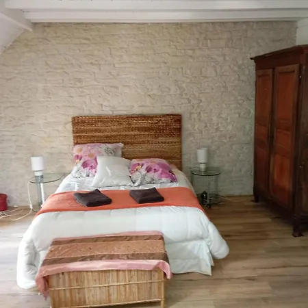 Charming 4-bedroom House Near Burgundy Canal Holiday home