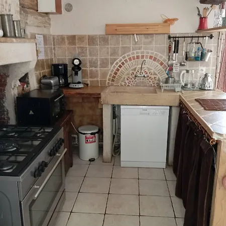 Charming 4-bedroom House Near Burgundy Canal Holiday home *